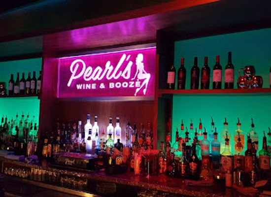 iowa/sioux-city/bar/pearls-wine-and-booze