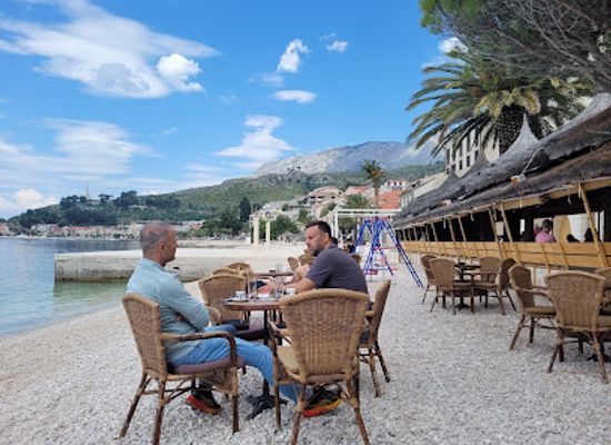 croatia/dalmatia/bar/banana-bar