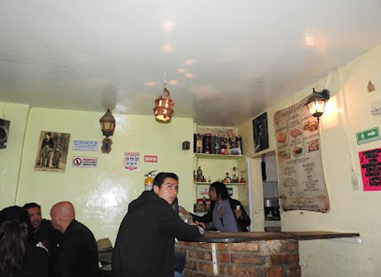 colombia/bogota/la-candelaria/bar/bullitas-del-callejon
