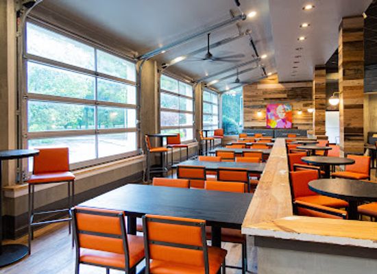 alabama/shoals/bar/fizz-restaurant-bar-and-live-music-room