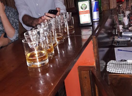 tanzania/arusha/bar/the-lively-lady-bar-grill