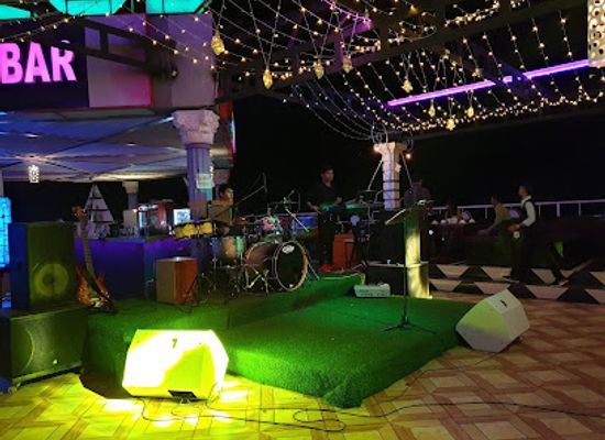 cambodia/pursat/bar/sla-meas-skybar