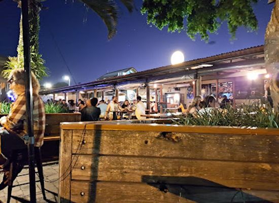 australia/byron-bay/bar/railway-friendly-bar