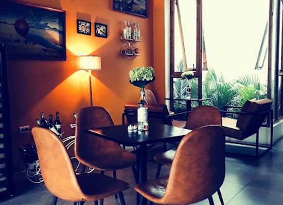 vietnam/hanoi/ba-dinh-district/bar/tho-wine-space