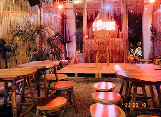cambodia/phnom-penh/toul-tom-poung/bar/funky-festi