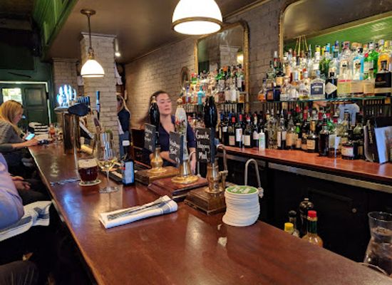 canada/toronto/yorkville/bar/the-oxley