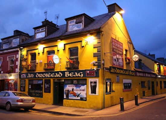 ireland/dingle/bar/an-droichead-beag
