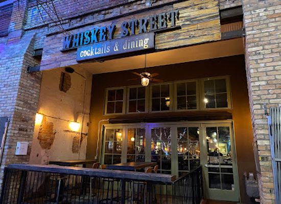utah/bear-lake/bar/whiskey-street-cocktails-dining
