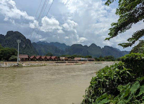 laos/vang-vieng-karst-landscape/bar/bamboo-bistro-garden