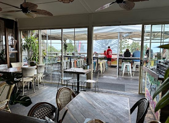 australia/central-coast/bar/mumbo-jumbo-s-beachhouse