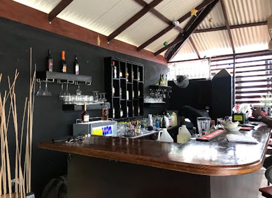 jamaica/surrey-county/bar/di-bar-at-blue-mahoe-estate