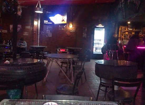 bolivia/cochabamba/calderon/bar/black-piston-s-steak-house
