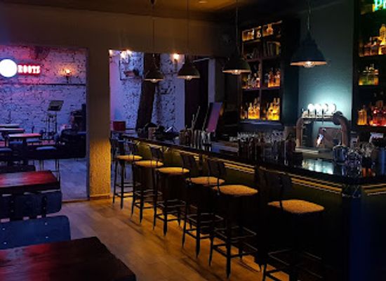 turkiye/kusadasi/bar/herbs-roots