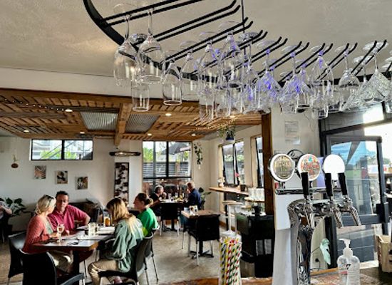 new-zealand/nelson/bar/catch-22-cafe-bar