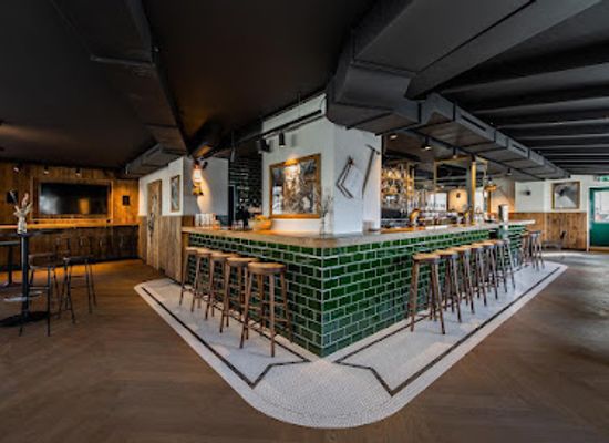switzerland/verbier/bar/alp-horn