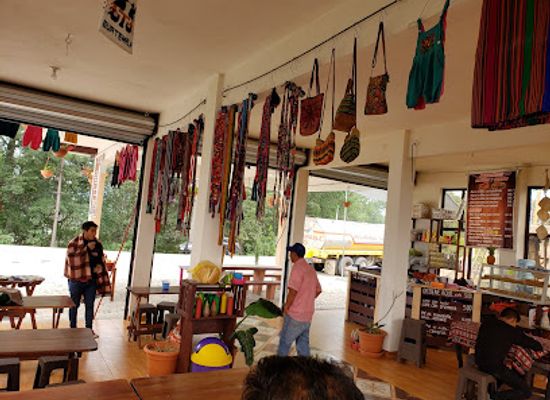 guatemala/chichicastenango-market/bar/mirador-de-chichicastenango