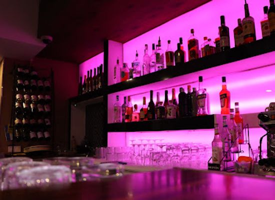 hungary/central-transdanubia/bar/vad-pub-more