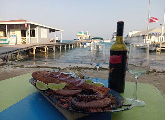 belize/the-cayes/bar/europe-drinks