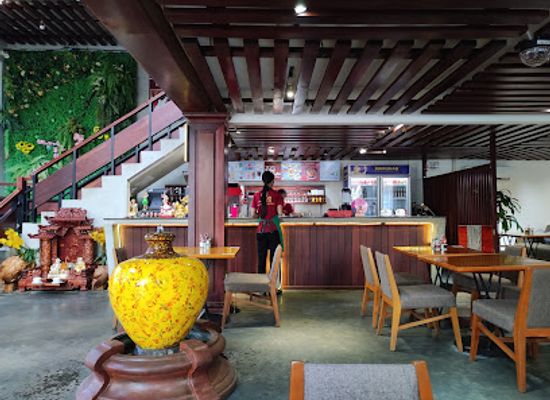 cambodia/kampong-cham/bar/kuch-cafe-kampong-cham