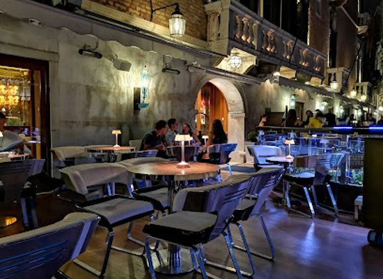 italy/venice/bar/bar-longhi
