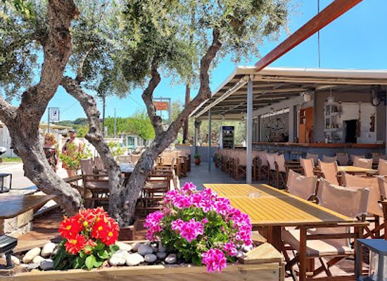 greece/western-greece/bar/the-oasis-cocktail-bar
