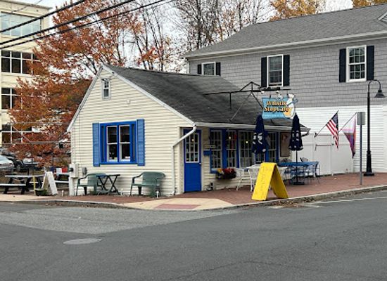 connecticut/middlesex-county/bar/whistle-stop-cafe