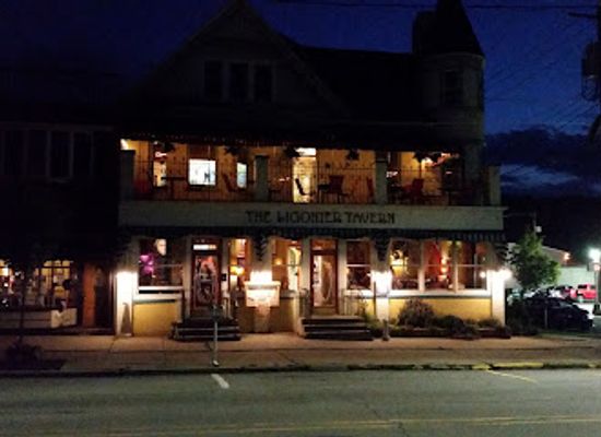 pennsylvania/laurel-highlands/bar/ligonier-tavern-table