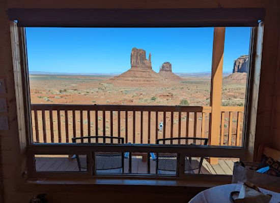 arizona/monument-valley/bar/the-view-hotel-premium-cabins