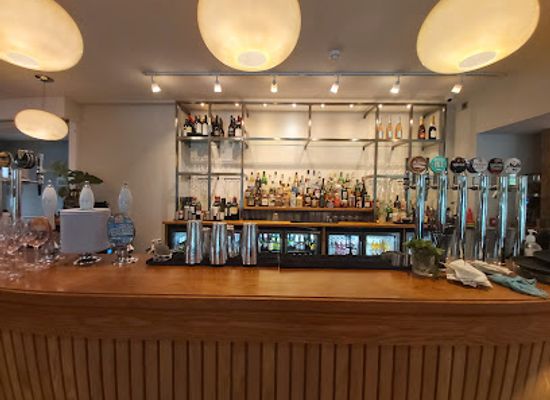 united-kingdom/berkshire/bar/the-boathouse-at-boulters-lock