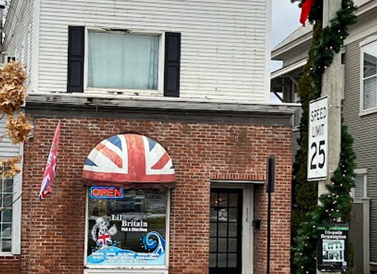 vermont/bennington/bar/lil-britain