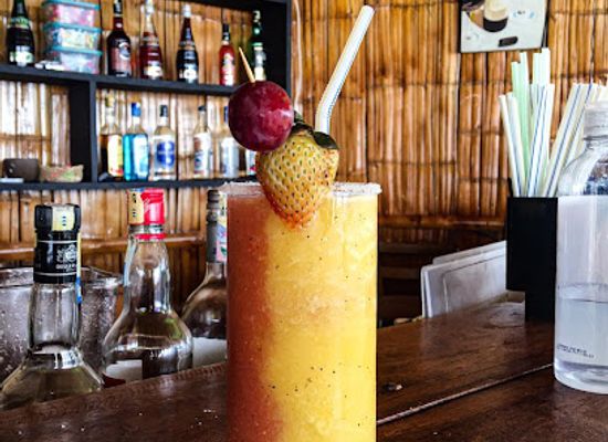 ecuador/northern-sierra/bar/aqui-abajo-drink-coctel