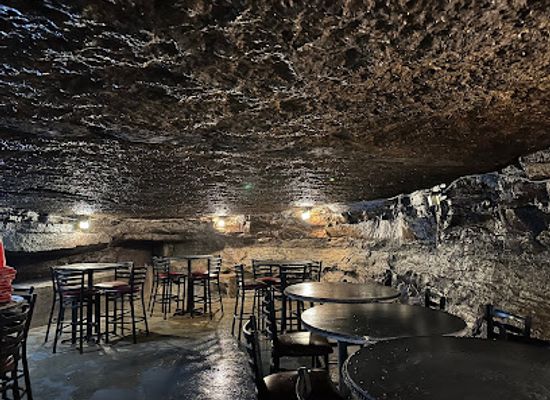 missouri/southwest-missouri/bar/the-cave-bar-and-grill