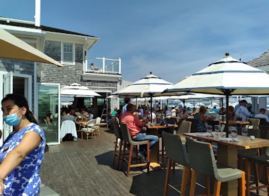 massachusetts/the-islands/bar/beach-house-grill