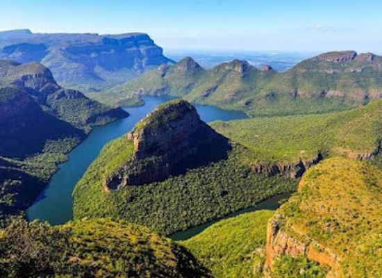 south-africa/blyde-river-canyon-nature-reserve/bar/three-rondawels-blyde-river-canyon