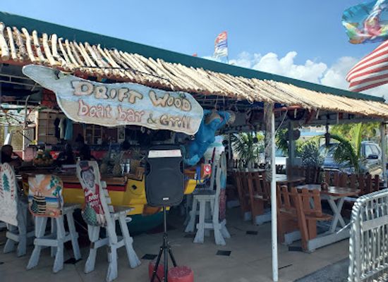 sint-maarten/cul-de-sac/bar/driftwood-boat-bar