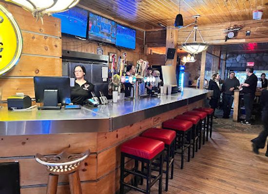 canada/northern-ontario/bar/moose-s-cookhouse