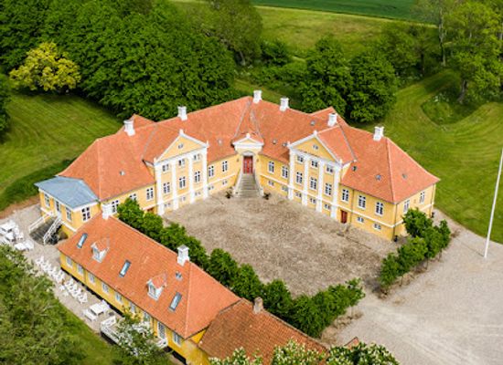 denmark/langeland/bar/brolokke