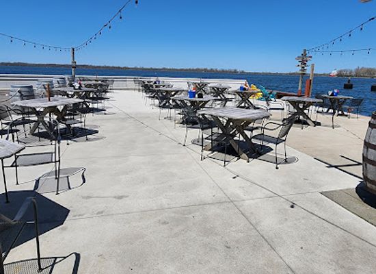 pennsylvania/erie/bayfront-district/bar/rum-runners