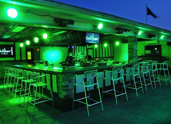 ohio/lake-erie-islands/bar/the-green-room