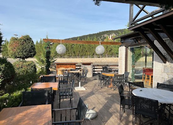 greece/mount-parnassus/bar/paramount
