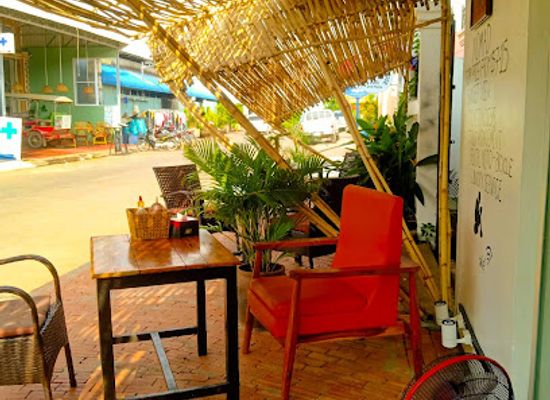 cambodia/kratie/bar/nomad-bar-restaurant