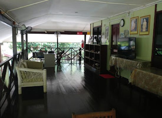 brunei/temburong-district/bar/freme-rainforest-lodge