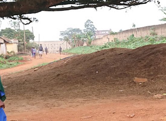 cameroon/dschang/bar/carrefour-parlement