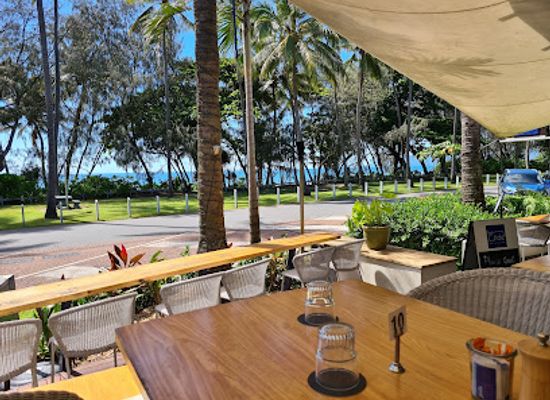 australia/port-douglas/bar/hi-tide-by-the-beach