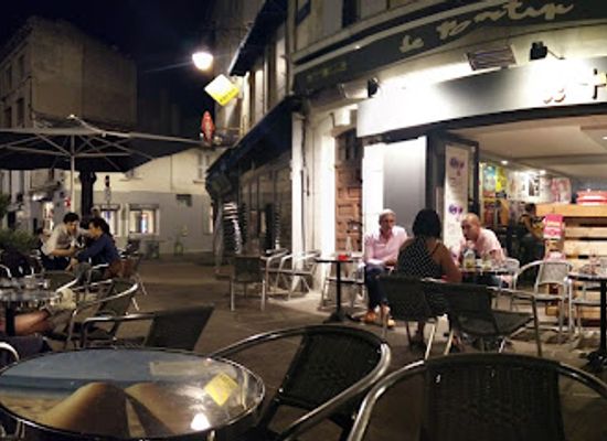 france/avignon/rocher-des-doms/bar/le-tom-tip