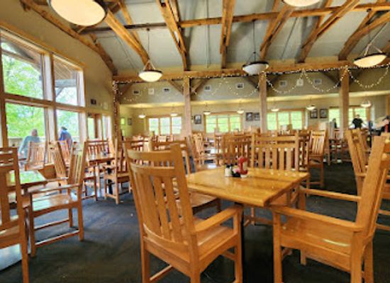 ohio/hocking-hills/bar/lake-hope-lodge