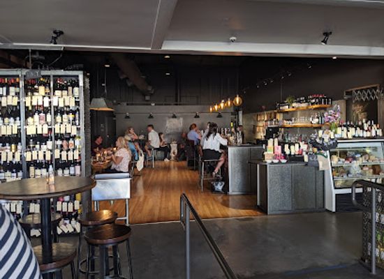 montana/helena/bar/the-hawthorn-bottle-shop-and-tasting-room