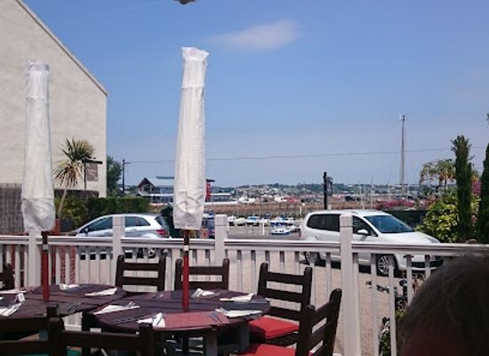 jersey/st-aubin-s-bay/bar/the-muddy-duck
