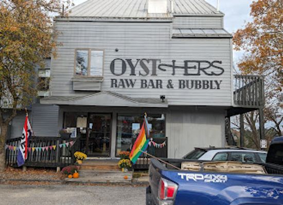 maine/lincoln-county/bar/oysthers-raw-bar-bubbly