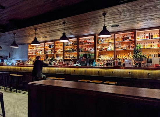 australia/canberra/parliamentary-triangle/bar/molly